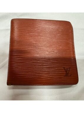 Louis Vuitton Epi Leather Wallet in Chestnut Brown